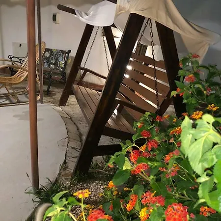 Parrinello House Гостевой дом *